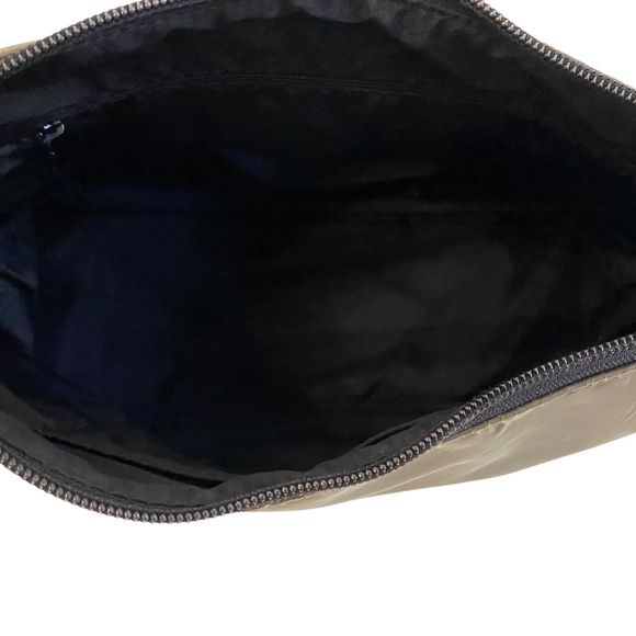 Authentic Burberry Nylon Shoulder Bag – Army Green, Nova Check, Zip Closure - Picture 3 of 16